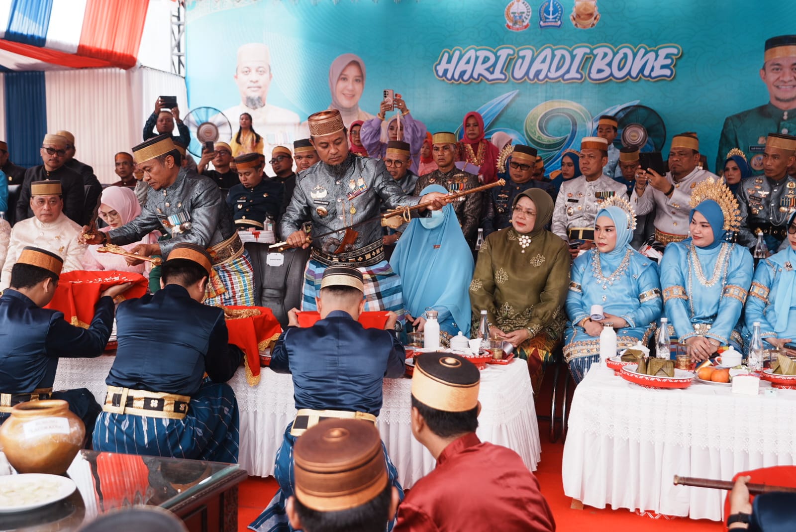 Ibu Ketua Pelaksana Harian Yayasan Al-Ikhlas Bone Hadiri Hari Jadi Bone