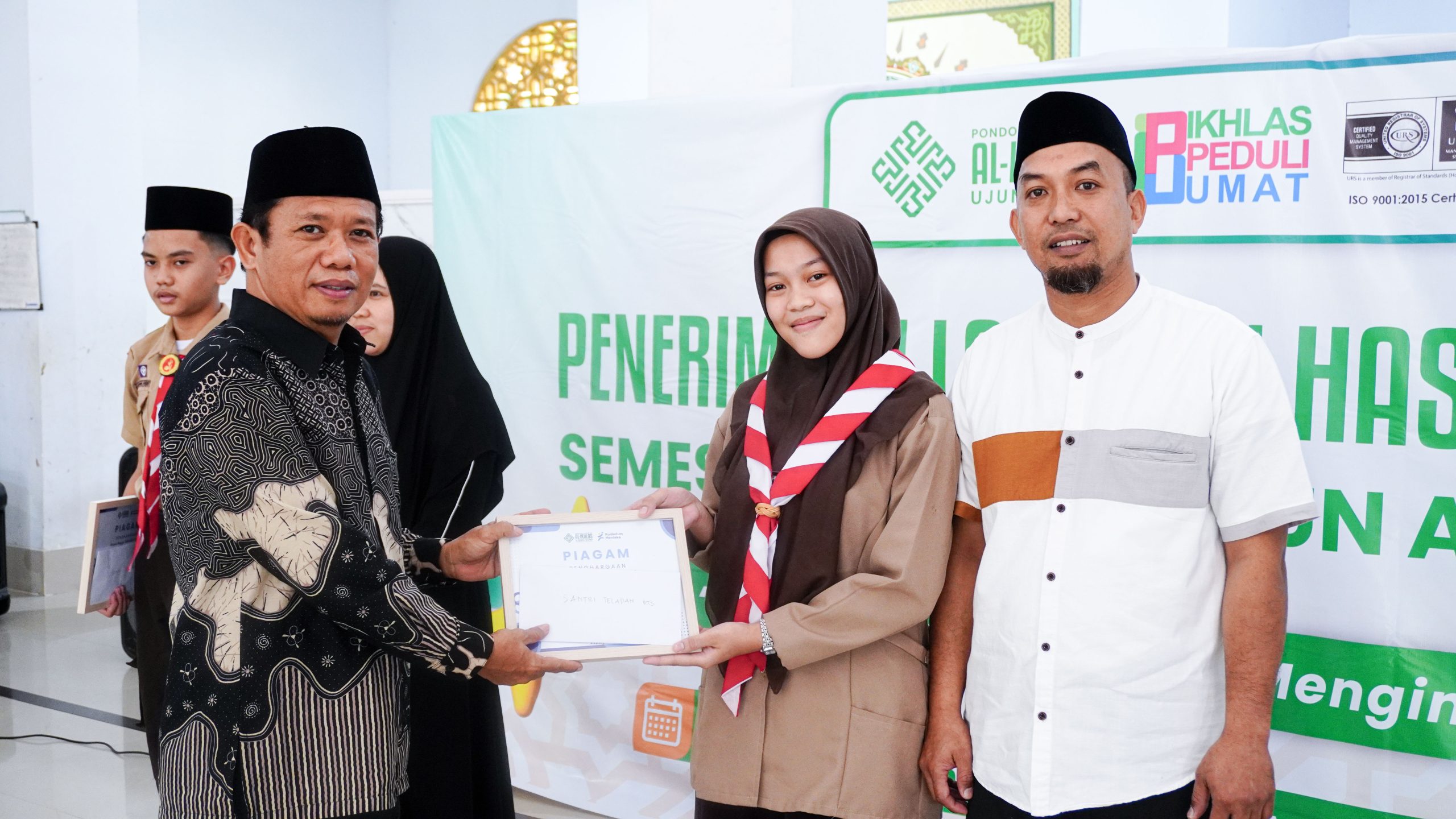 Pondok Pesantren Al-Ikhlas Ujung Tetapkan Santri Berprestasi, Tahfiz Terbaik, dan Santri Teladan Semester Genap 2025/2026