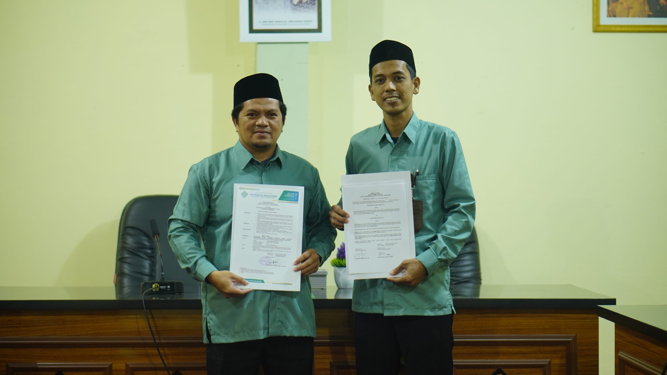 Raih Beasiswa S3, Pucuk Pimpinan MA Al-Ikhlas Ujung Bone Resmi Berganti